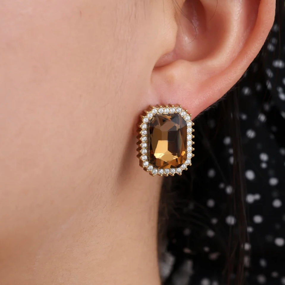 BROWN VINTAGE OHRSTECKER