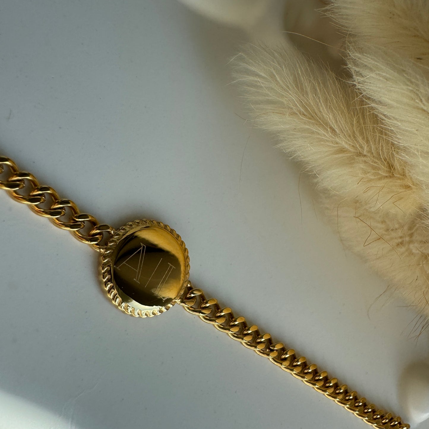 ARMBAND CHLOE GOLD MIT GRAVUR
