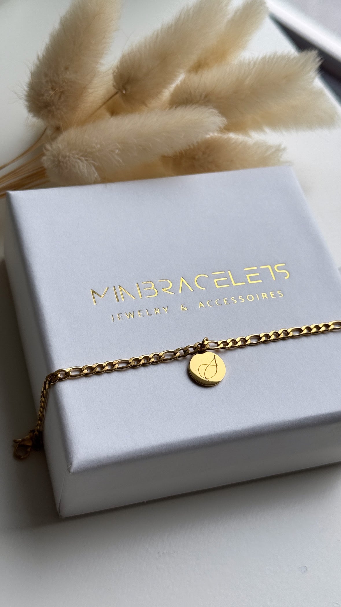 ARMBAND FIGARO MIT GRAVUR GOLD